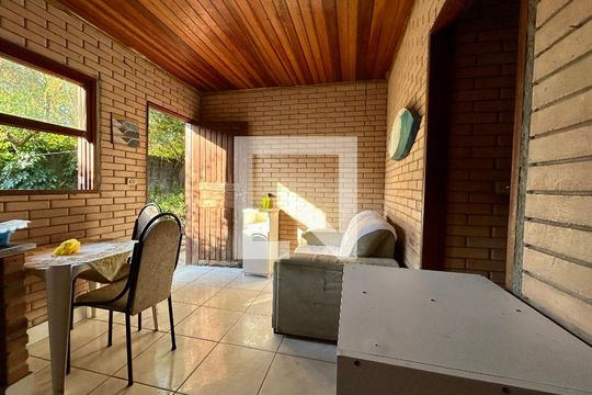 Sala/Cozinha de apartamento para alugar com 2 quartos, 36m² em São João do Rio Vermelho, Florianópolis