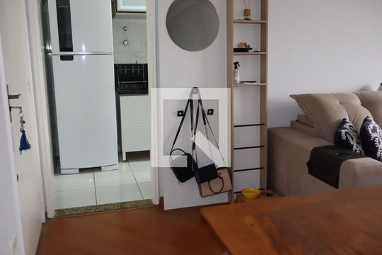 Sala de apartamento para alugar com 2 quartos, 50m² em Jardim Vila Formosa, São Paulo