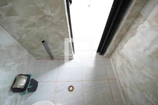 Banheiro Social de casa à venda com 3 quartos, 270m² em Vila Linda, Santo André
