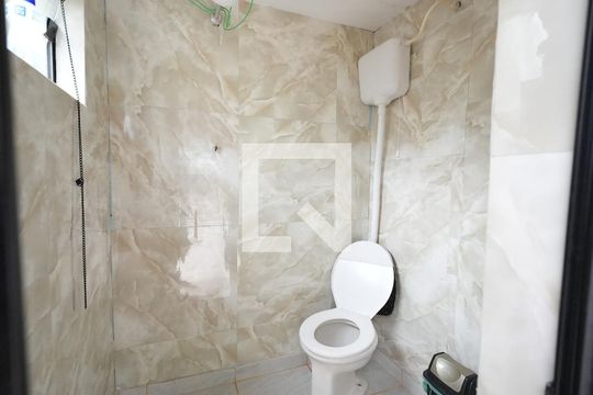 Banheiro Social de casa à venda com 3 quartos, 270m² em Vila Linda, Santo André