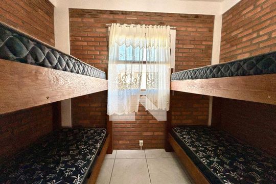 Quarto 1 de apartamento para alugar com 2 quartos, 36m² em São João do Rio Vermelho, Florianópolis