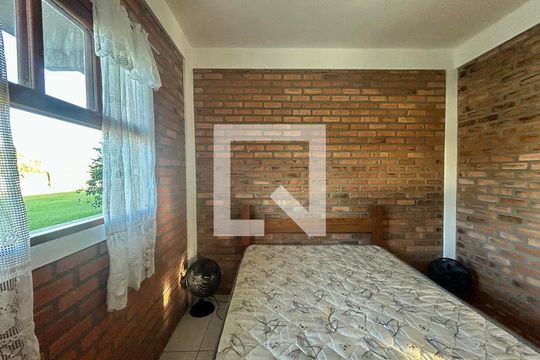 Quarto 2 de apartamento para alugar com 2 quartos, 36m² em São João do Rio Vermelho, Florianópolis
