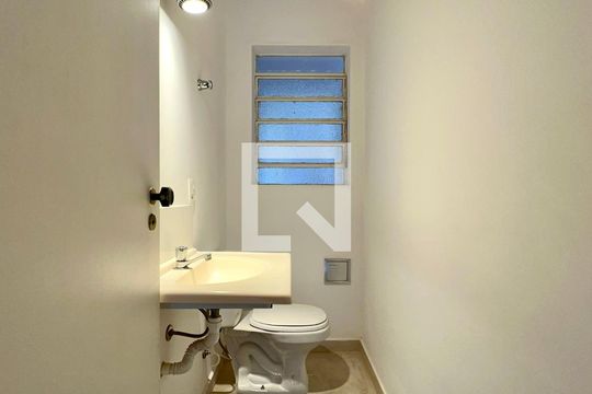 Lavabo de casa para alugar com 3 quartos, 137m² em Pinheiros, São Paulo