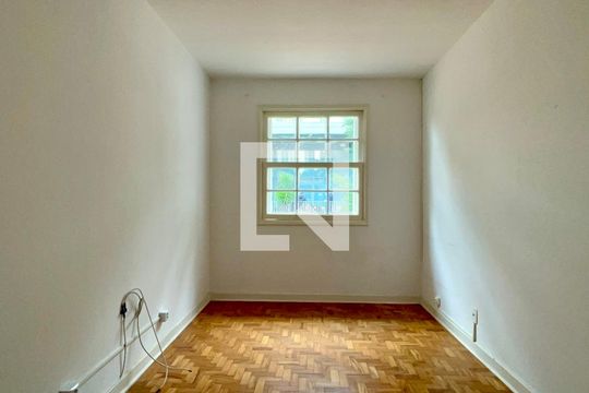 Quarto 1 de casa para alugar com 3 quartos, 137m² em Pinheiros, São Paulo