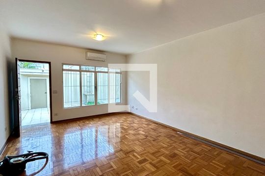 Sala de casa para alugar com 3 quartos, 190m² em Vila Rosalia, Guarulhos