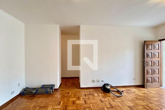 Sala de casa para alugar com 3 quartos, 190m² em Vila Rosalia, Guarulhos