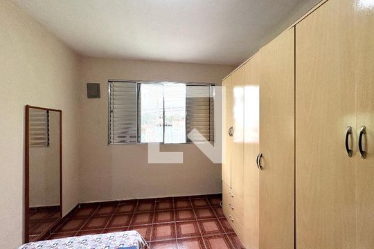 Quarto 2 de casa à venda com 2 quartos, 173m² em Vila Mangalot, São Paulo