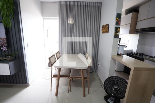 Apartamento à venda com 2 quartos, 57m² em Parque Oeste Industrial, Goiânia