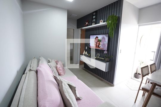 Apartamento à venda com 2 quartos, 57m² em Parque Oeste Industrial, Goiânia