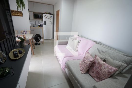 Apartamento à venda com 2 quartos, 57m² em Parque Oeste Industrial, Goiânia