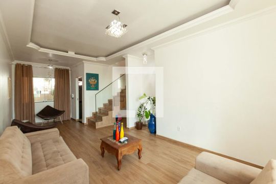 Casa para alugar com 3 quartos, 240m² em Eldorado, Contagem