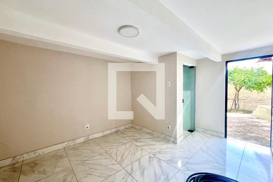 Quarto Suíte de casa para alugar com 4 quartos, 490m² em Glória, Belo Horizonte