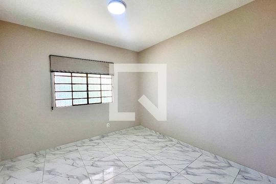 Quarto 1 de casa para alugar com 4 quartos, 490m² em Glória, Belo Horizonte