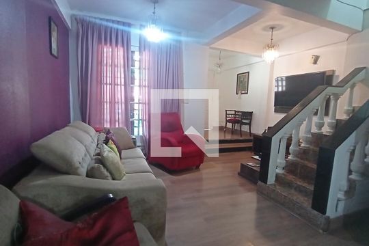 Sala de casa de condomínio à venda com 3 quartos, 100m² em Espírito Santo, Porto Alegre
