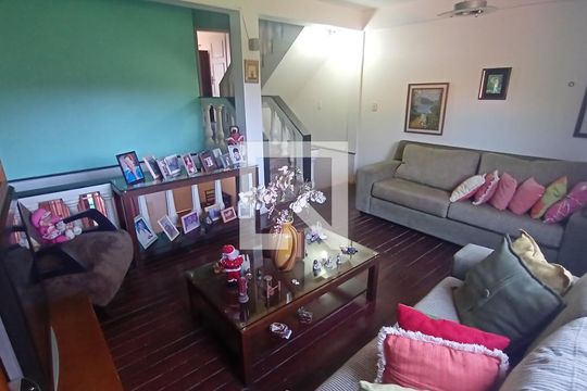 Sala de casa de condomínio à venda com 3 quartos, 100m² em Espírito Santo, Porto Alegre