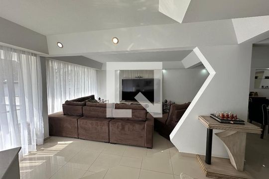 Sala de casa de condomínio para alugar com 4 quartos, 348m² em Residencial Tres (alphaville), Santana de Parnaíba