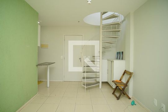 Sala de apartamento à venda com 1 quarto, 78m² em Camboinhas, Niterói