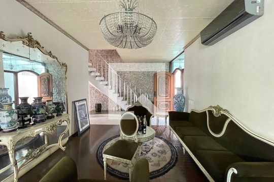 Sala de Estar de casa à venda com 4 quartos, 390m² em Vila Pirajussara, São Paulo