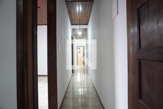 Corredor de casa à venda com 5 quartos, 350m² em Jardim Nossa Senhora do Carmo, São Paulo