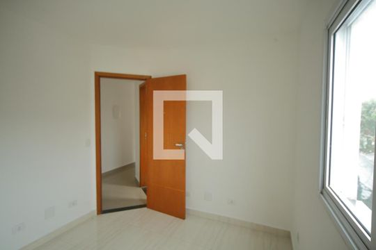 Suíte  de apartamento à venda com 2 quartos, 104m² em Jardim Calux, São Bernardo do Campo