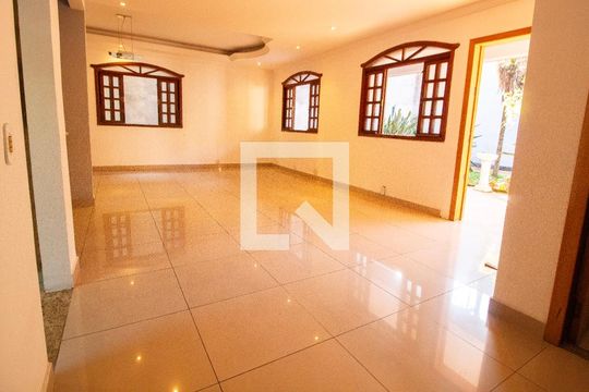 Sala  de casa à venda com 5 quartos, 330m² em Alto Caiçaras, Belo Horizonte