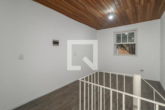 Quarto de casa de condomínio à venda com 1 quarto, 36m² em Bom Jesus, Porto Alegre