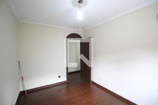 Quarto 2 de apartamento para alugar com 3 quartos, 80m² em Jardim Itu, Porto Alegre