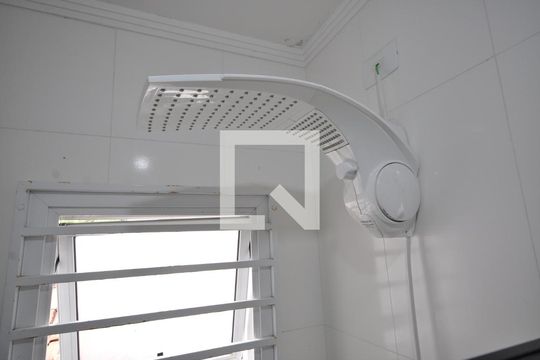 Banheiro de casa de condomínio à venda com 2 quartos, 40m² em Vila Gustavo, São Paulo