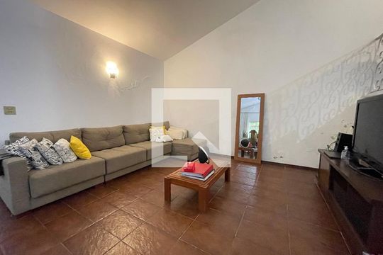 Sala de Estar de casa para alugar com 3 quartos, 917m² em Vila Indiana, São Paulo