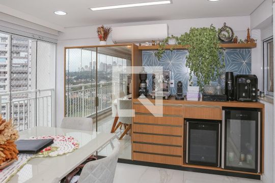 Sala e Varanda Gourmet de apartamento à venda com 4 quartos, 136m² em Barra Funda, São Paulo