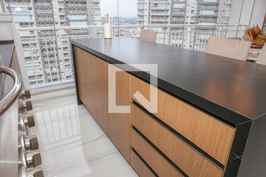 Sala e Varanda Gourmet de apartamento à venda com 4 quartos, 136m² em Barra Funda, São Paulo