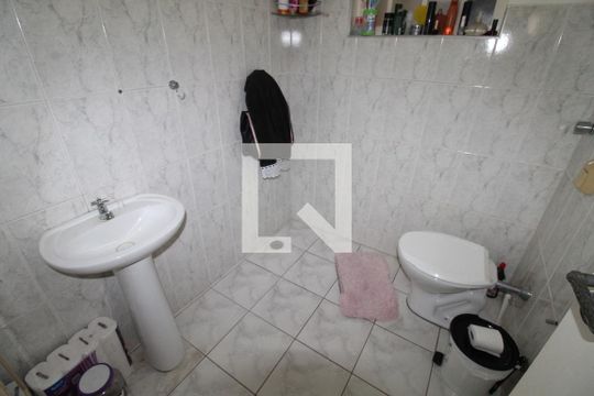 Banheiro de casa para alugar com 2 quartos, 110m² em Residencial Bosque dos Ipes, São José dos Campos