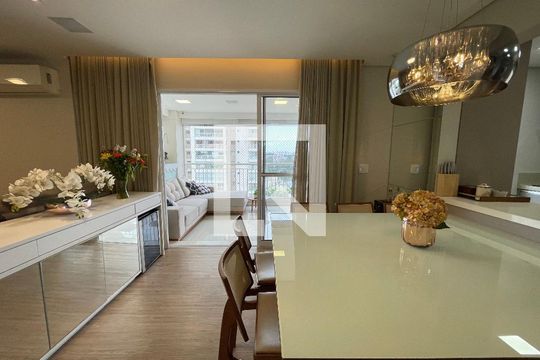 Sala de apartamento à venda com 3 quartos, 139m² em Jardim Arpoador, São Paulo