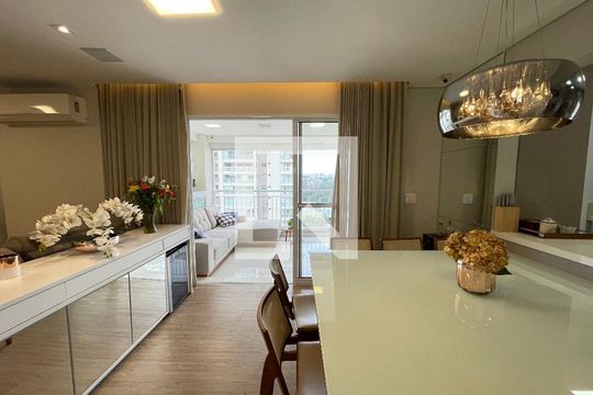 Sala de apartamento à venda com 3 quartos, 139m² em Jardim Arpoador, São Paulo