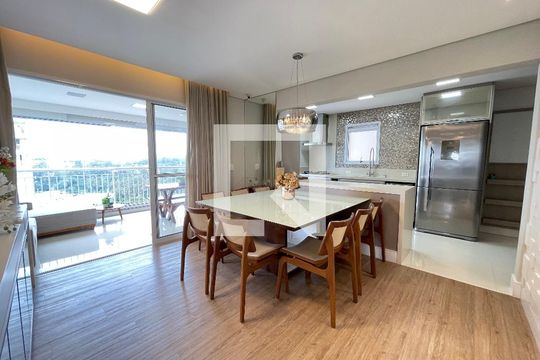 Sala de apartamento à venda com 3 quartos, 139m² em Jardim Arpoador, São Paulo