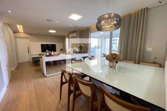 Sala de apartamento à venda com 3 quartos, 139m² em Jardim Arpoador, São Paulo