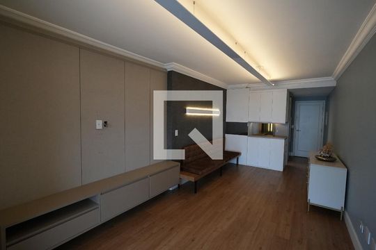 Sala de apartamento à venda com 2 quartos, 68m² em Vila Gilda, Santo André
