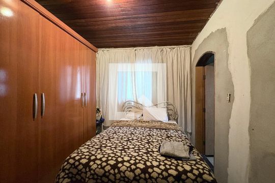 Suíte  de casa à venda com 3 quartos, 400m² em Vila Palmeiras, São Paulo