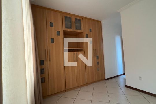 Quarto de apartamento para alugar com 2 quartos, 145m² em Buritis, Belo Horizonte