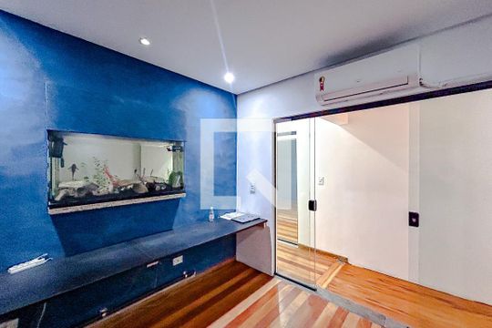 Quarto 1 de casa para alugar com 5 quartos, 318m² em Tatuapé, São Paulo