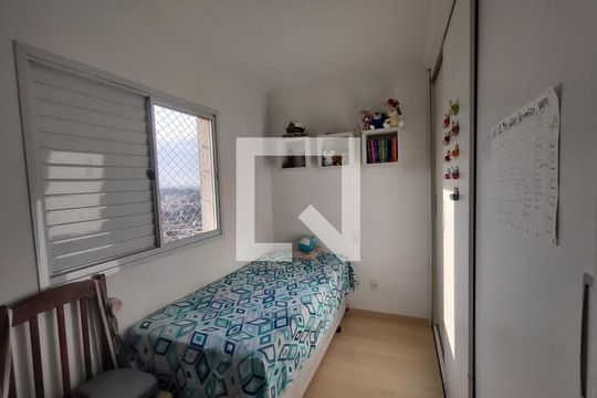 Quarto de apartamento à venda com 3 quartos, 72m² em Jardim Maria Rosa, Taboão da Serra