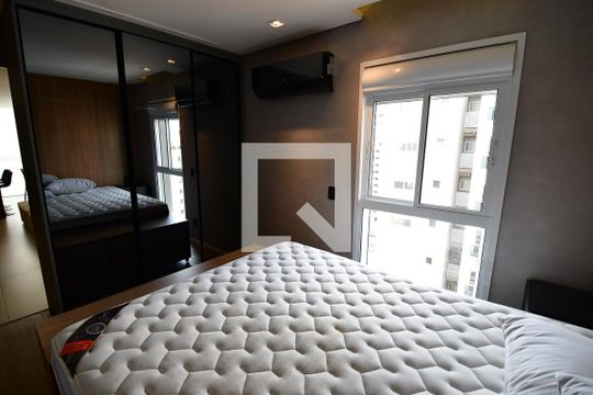 Quarto Suíte de apartamento para alugar com 1 quarto, 51m² em Cambuí, Campinas