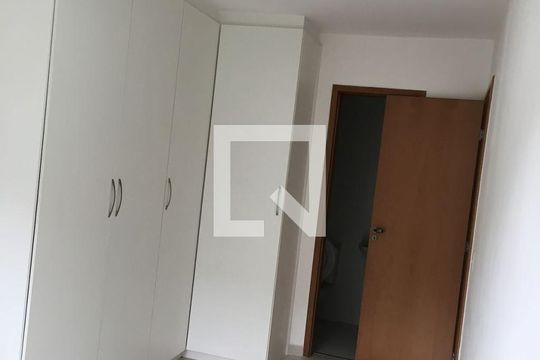 Apartamento para alugar com 2 quartos, 60m² em Samambaia, Petrópolis