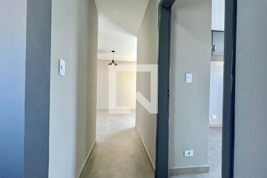 Corredor de apartamento à venda com 3 quartos, 58m² em Vila Santa Catarina, São Paulo