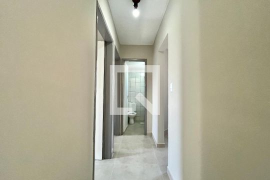 Corredor de apartamento à venda com 3 quartos, 58m² em Vila Santa Catarina, São Paulo