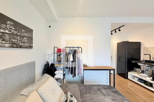 Quarto de kitnet/studio à venda com 1 quarto, 28m² em Jardim das Acacias, São Paulo