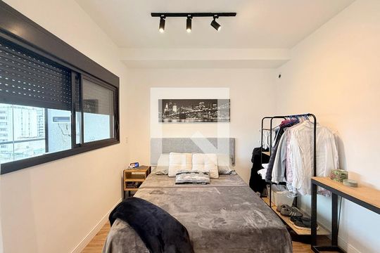 Quarto de kitnet/studio à venda com 1 quarto, 28m² em Jardim das Acacias, São Paulo
