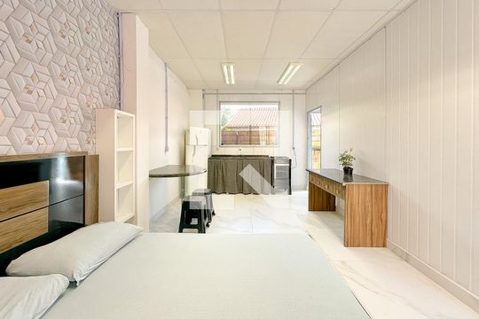 Quarto de casa para alugar com 1 quarto, 30m² em São João do Rio Vermelho, Florianópolis