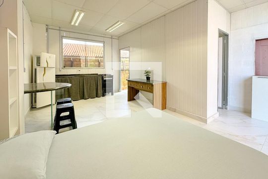 Quarto de casa para alugar com 1 quarto, 30m² em São João do Rio Vermelho, Florianópolis