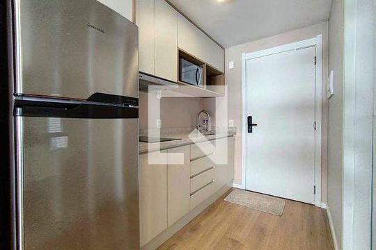Cozinha  de kitnet/studio para alugar com 1 quarto, 27m² em Passo d’Areia, Porto Alegre